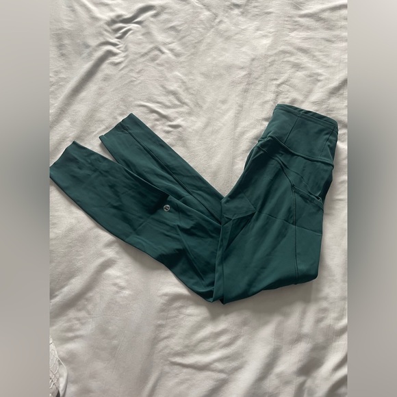 Luluemon High rise align with pockets - Picture 3 of 3